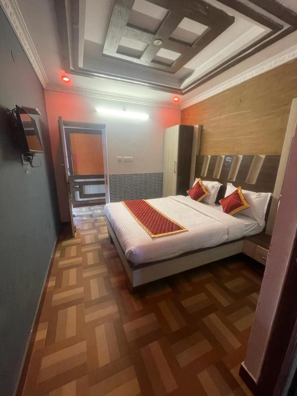 Ooty Vpr Residency Ξενοδοχείο Εξωτερικό φωτογραφία
